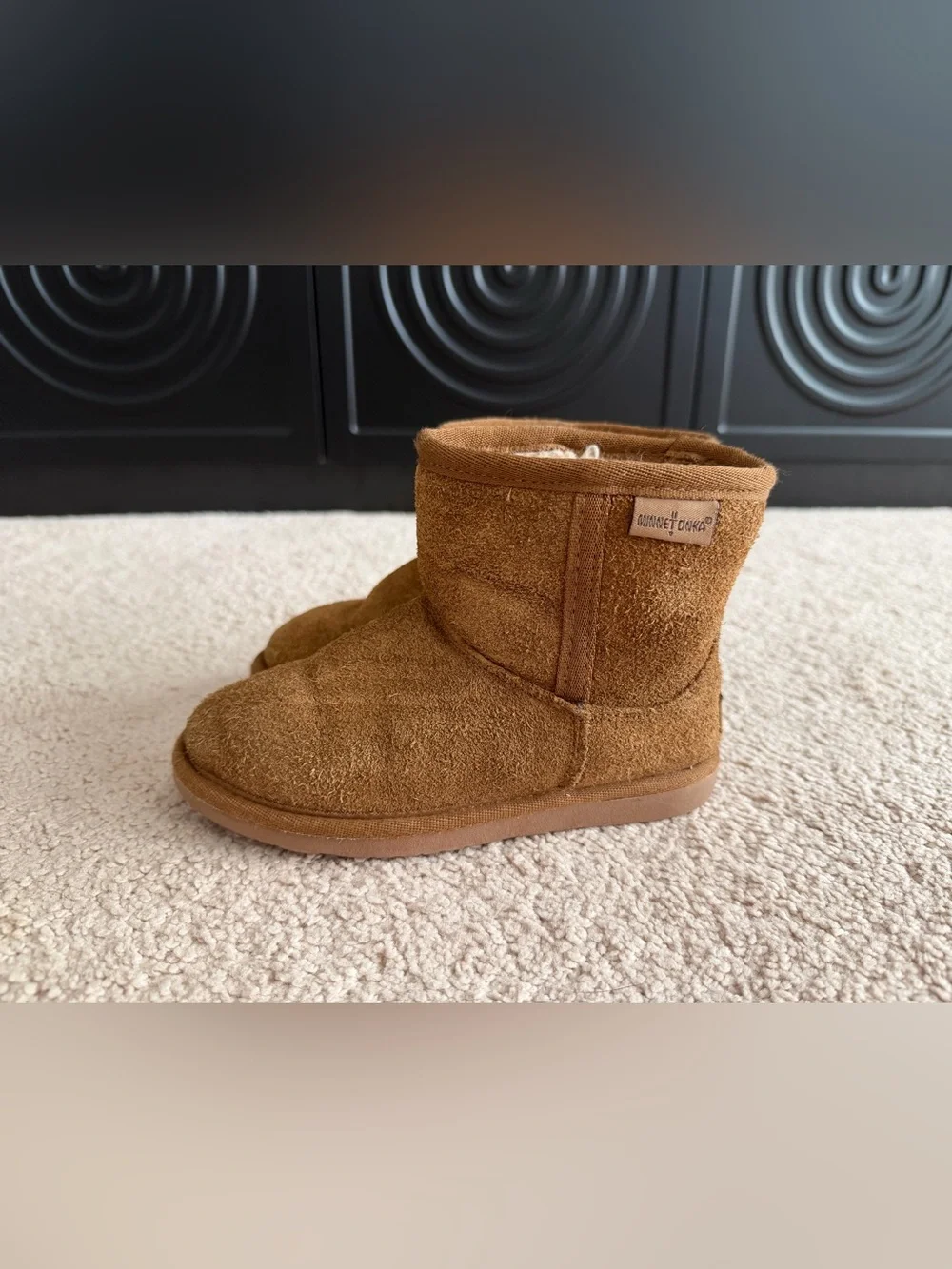 Minnetonka Kids Girls Brown Suede winter boots size toddler 12